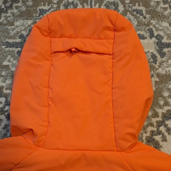 North Face lightweight puffer jacket - Picture 9 of 10